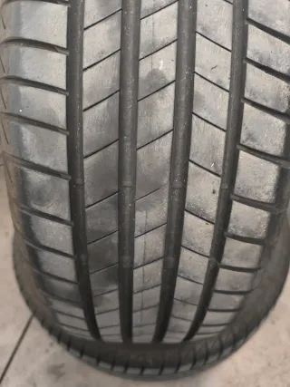 Neumáticos de coche muy buen estado las dos por 50