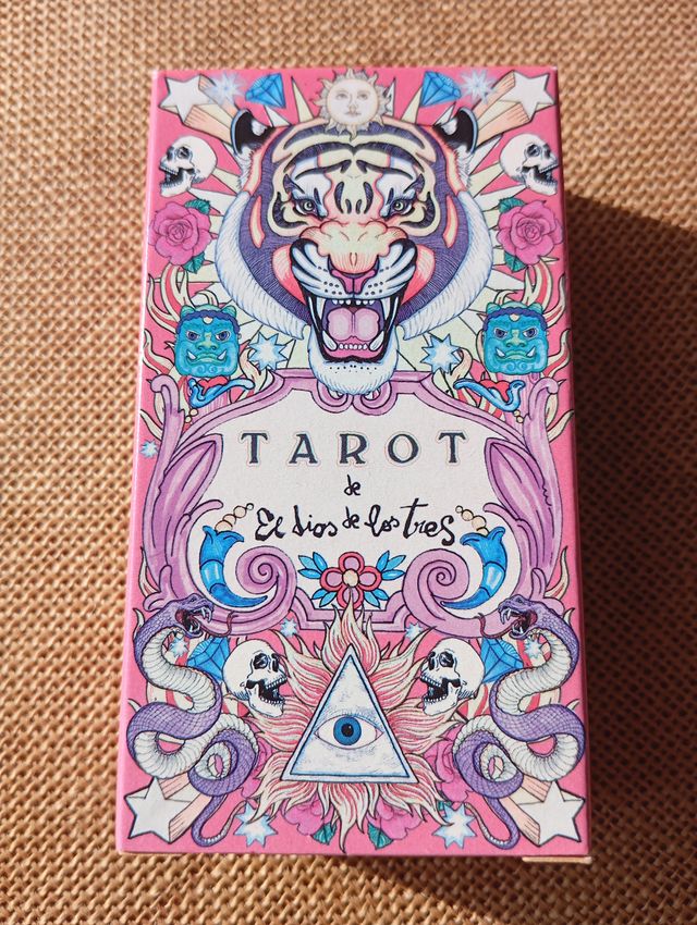 Tarot de El dios de los tres. Sin usar