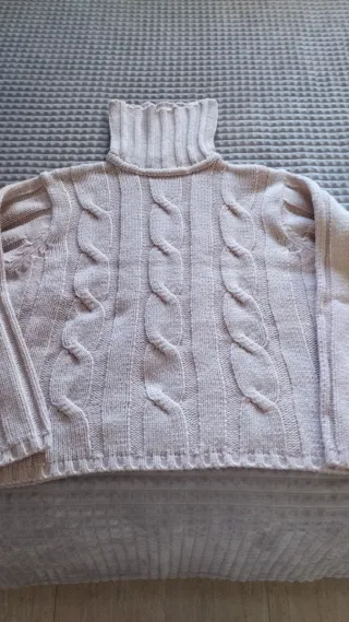 Jersey de punto cuello alto trenzado