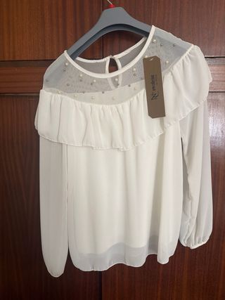 Conjunto falda negra  y camisa blanca
