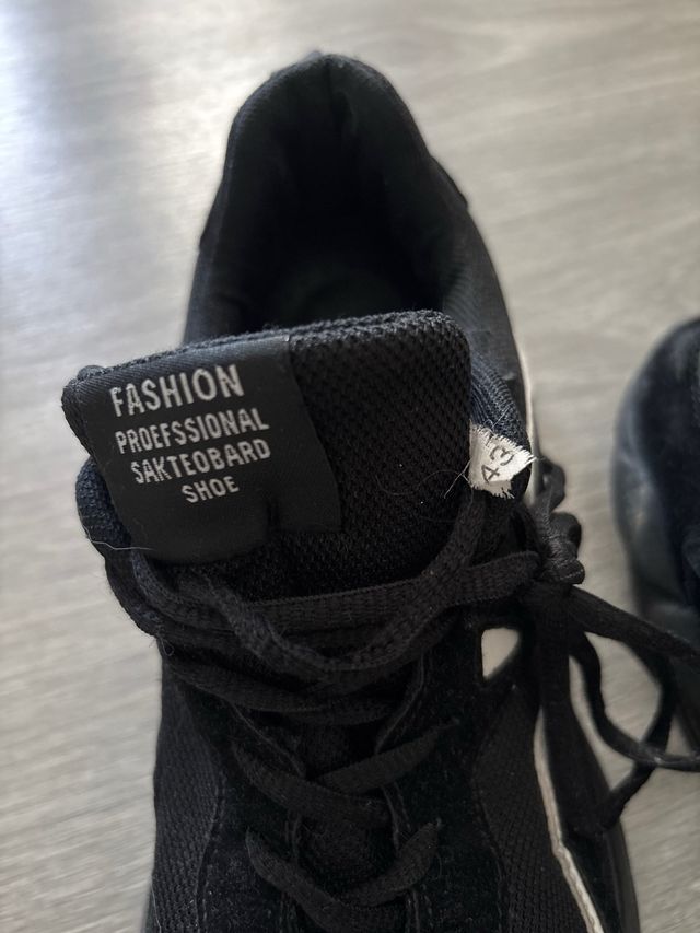 Zapatillas negras Skateboard Talla 43