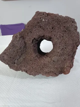 Roccia vulcanica rossa per acquari