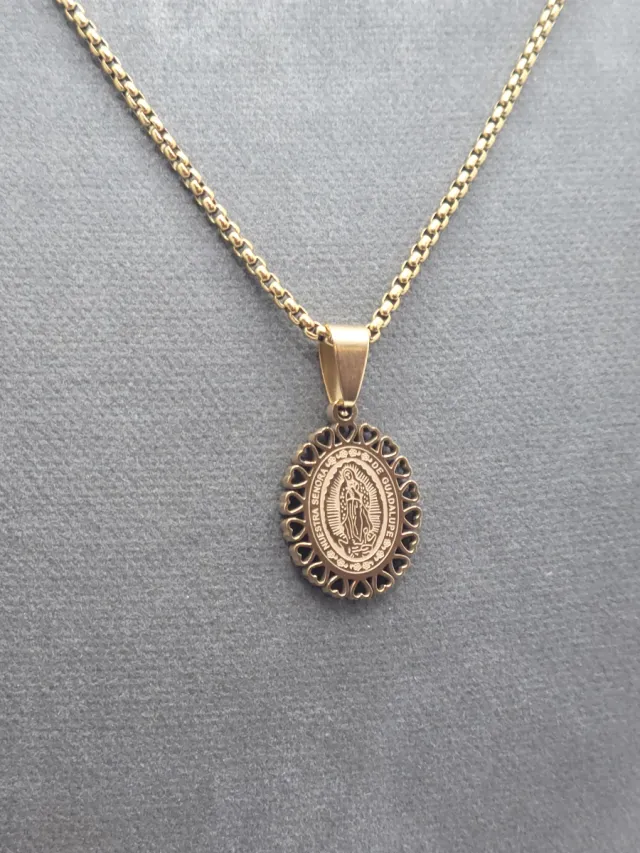 Medalla Virgen Guadalupe Acero Quirúrgico Oro