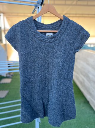 Jersey gris de punto con cuello alto