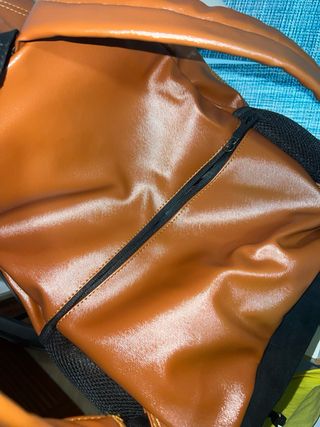 Mochila estilo Jansport Marrón y Negra