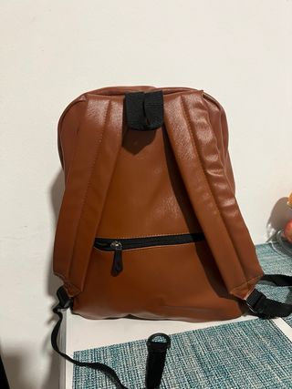 Mochila estilo Jansport Marrón y Negra