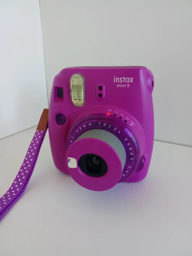 Cámara Fujifilm Instax Mini 9 Morado