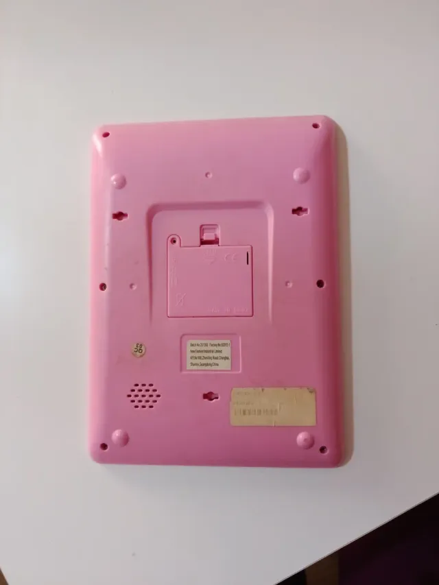 Tablet infantil rosa con juegos