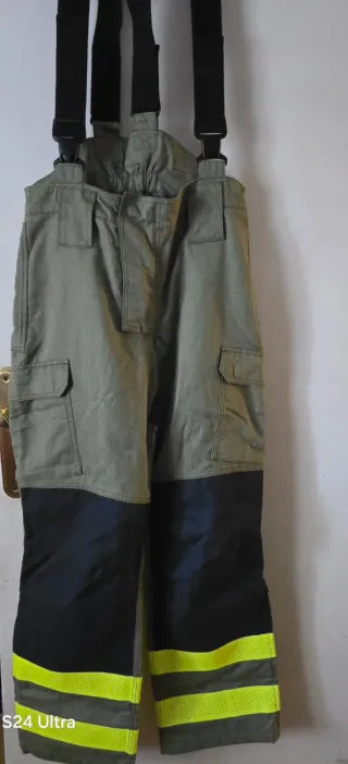 Pantalón con tirantes, forestal talla 42/C