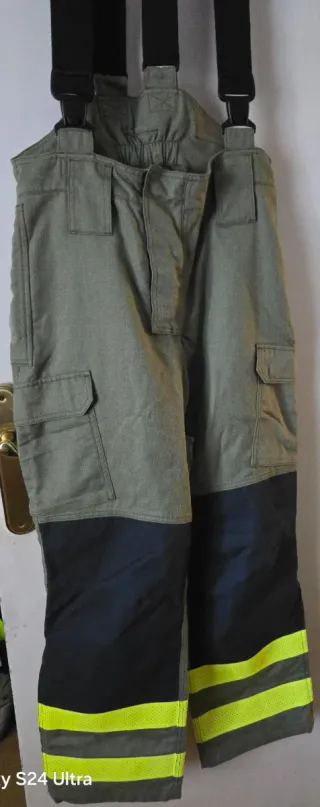 Pantalón con tirantes, forestal talla 42/C