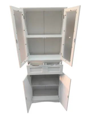 Armario blanco de madera con puertas