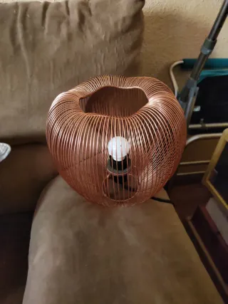 Lámpara de mesa cobre diseño moderno