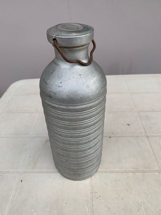 Bottiglia vintage alluminio da collezione