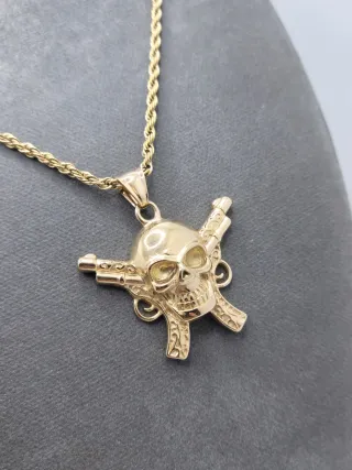 Colgante Calavera Pirata con Pistolas