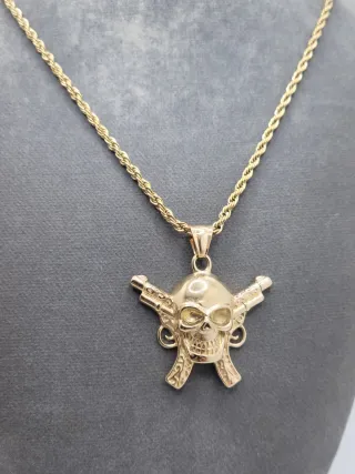 Colgante Calavera Pirata con Pistolas