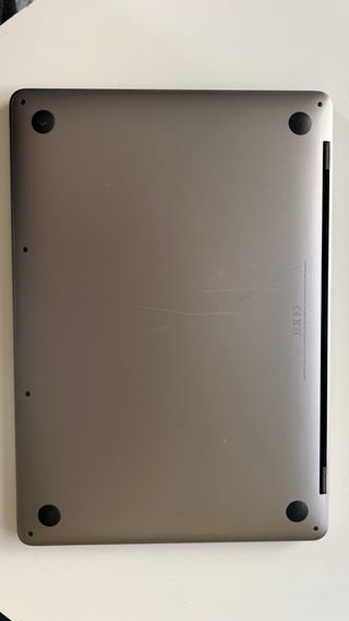 MacBook Pro 17,1 2020 13" + Cargador y cable