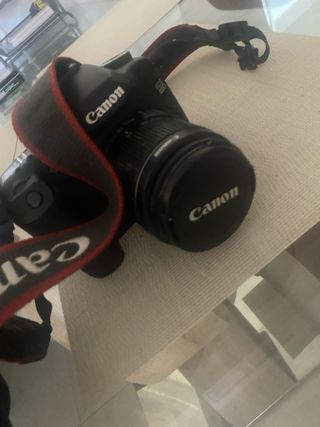 Cámara Canon EOS 18-55mm le falta solo la batería