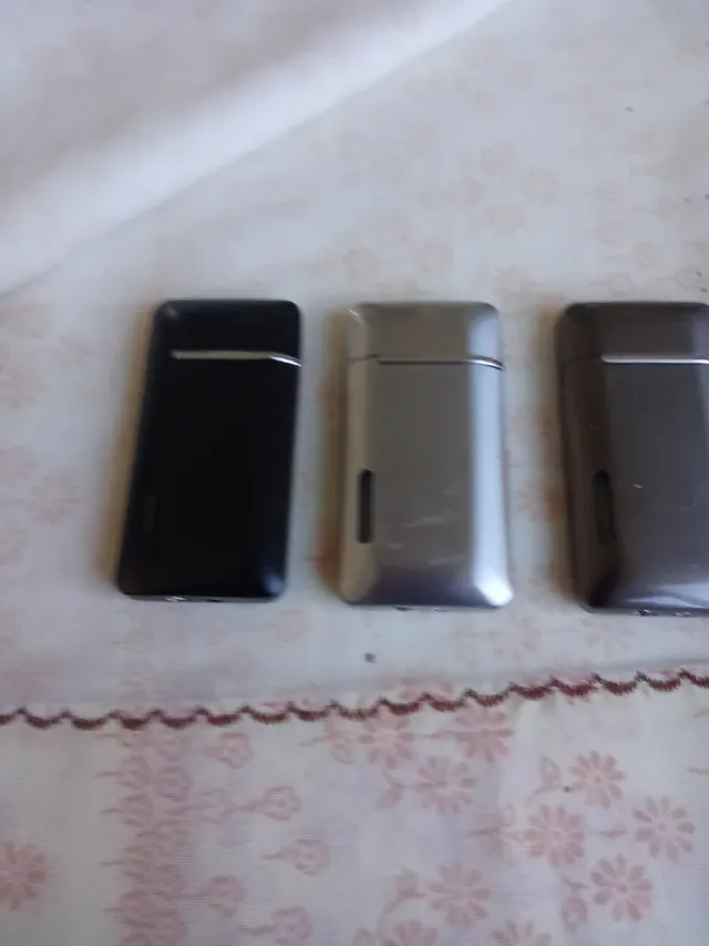 Lote 3 accendini a fiamma