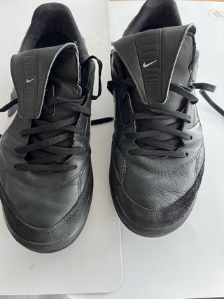 Botas de fútbol Nike negras