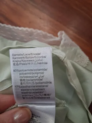 Top lencero Etam verde con encaje