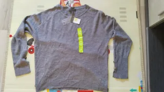 Jersey gris talla M, unisex.Nuevo con etiqueta