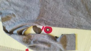 Jersey gris talla M, unisex.Nuevo con etiqueta