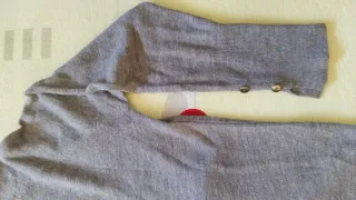 Jersey gris talla M, unisex.Nuevo con etiqueta