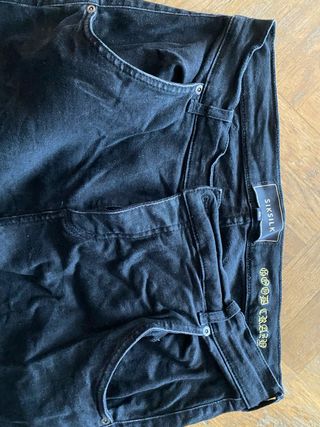 Pantalón vaquero Sik Silk negro con parches