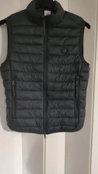 Chaleco acolchado gris