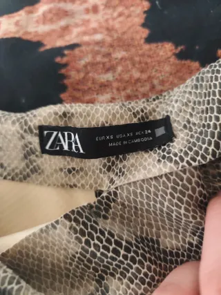 Falda pantalón Zara animal print serpiente T. XS