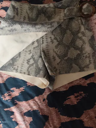 Falda pantalón Zara animal print serpiente T. XS