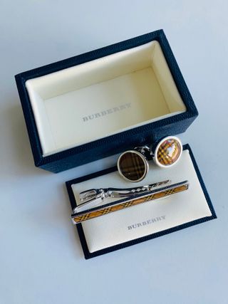 Set Burberry: Gemelos y Pinza Corbata