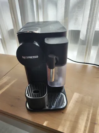 Cafetera DeLonghi Lattissima One