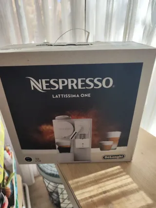 Cafetera DeLonghi Lattissima One