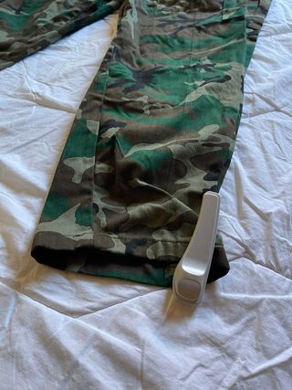 Pantalones de caza nuevos sin utilizar.