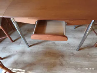 Conjunto mesa extensible y 4 sillas madera