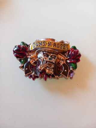 Hebilla Guns N' Roses Calavera Pistolas Rosas