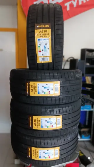 235/35 R19 91Y APLUS A610
