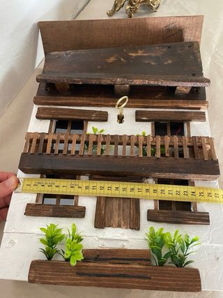 Buzón artesanal de madera