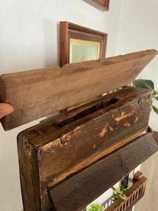 Buzón artesanal de madera