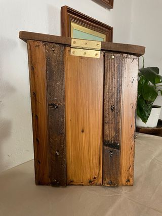 Buzón artesanal de madera