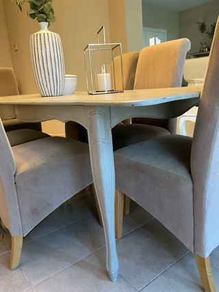 Mesa y 6 sillas de comedor