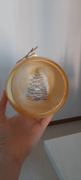 Decorazione natalizia in vetro dorato