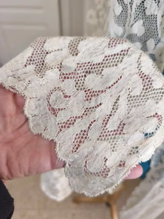 Mantilla de seda bordada a mano