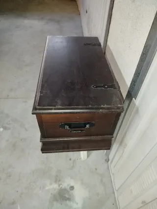 Baúl de madera antiguo