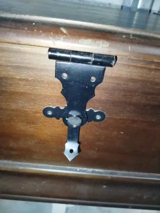 Baúl de madera antiguo