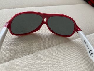Gafas de sol infantiles rojas y negras + funda