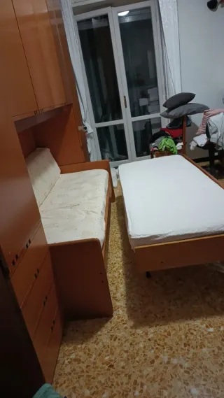 Divano letto in legno con cassetti