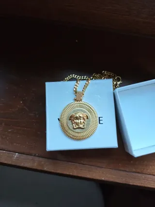 Colgante Versace Medusa Dorado