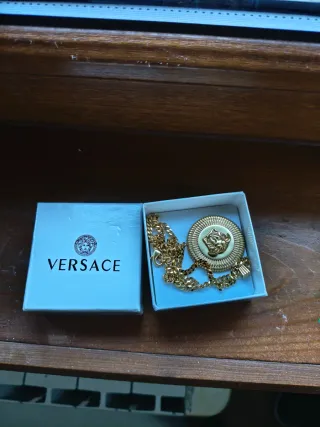Colgante Versace Medusa Dorado